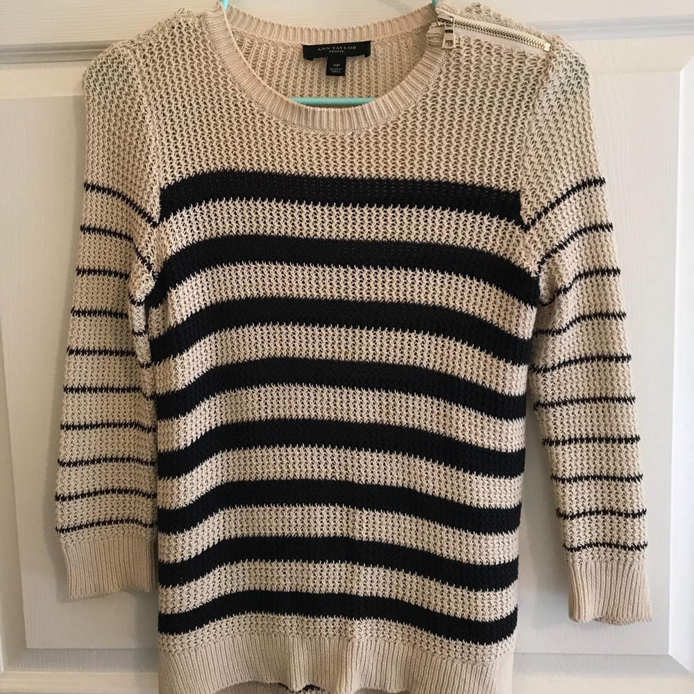ANN TAYLOR SWEATER